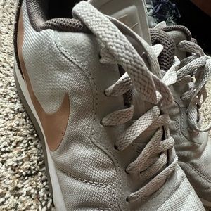 Nike tennis shoes - retro